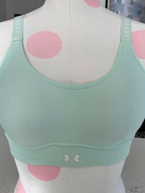 Under Armour Fitted Style 1363353 Molded Cup Sports Bra Soft Mint Green White M